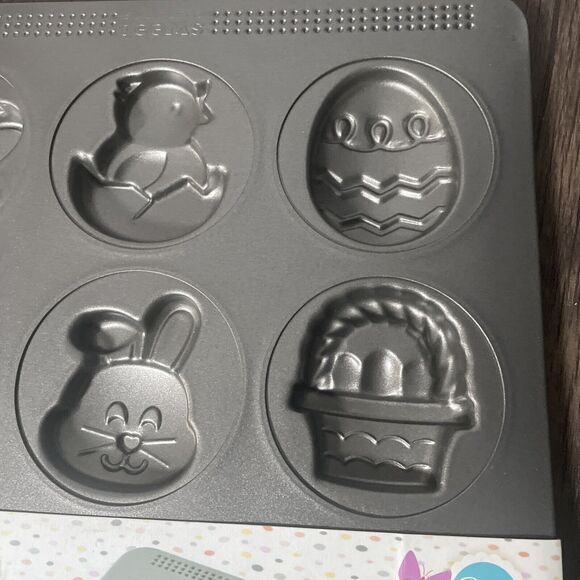 Easter Spring Cookie Pan Nonstick Bunny Chick Egg Flower Baking Sheet Metal NEW - Picture 4 of 11